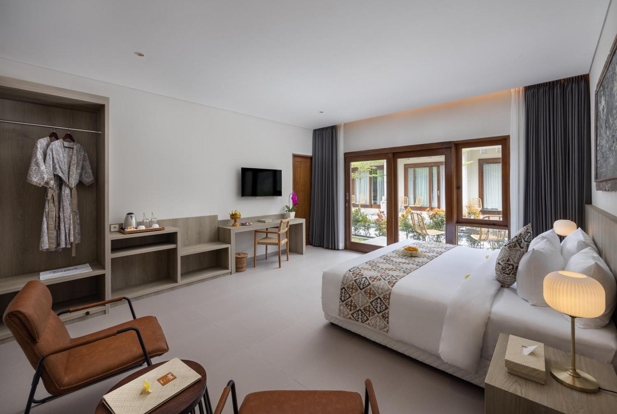 Tapa Agung View Hotel Menanga Exterior photo