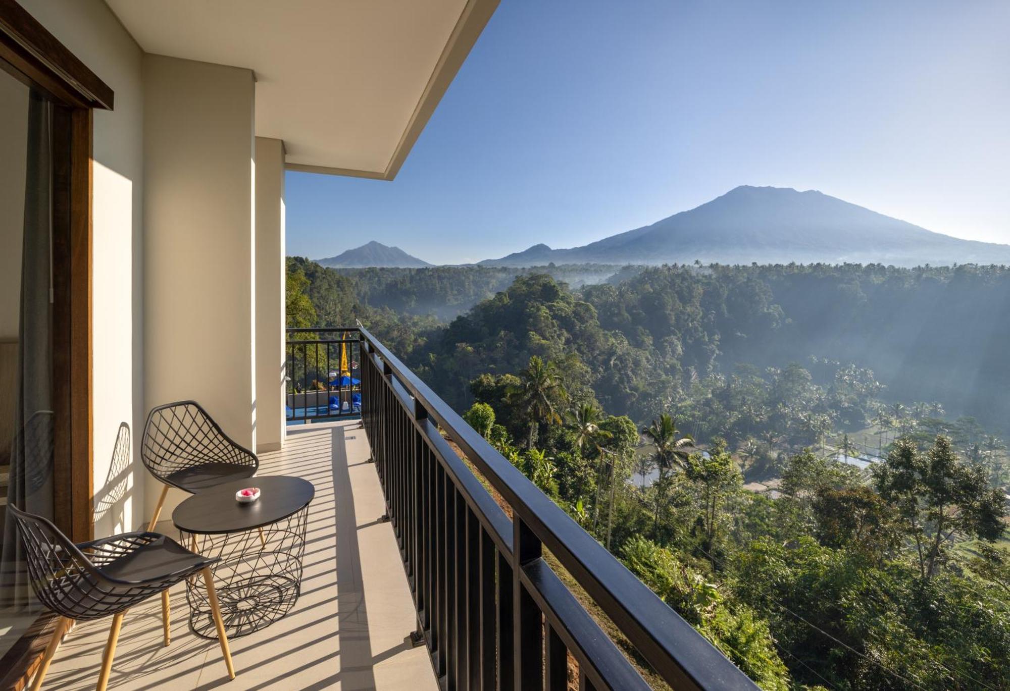 Tapa Agung View Hotel Menanga Exterior photo