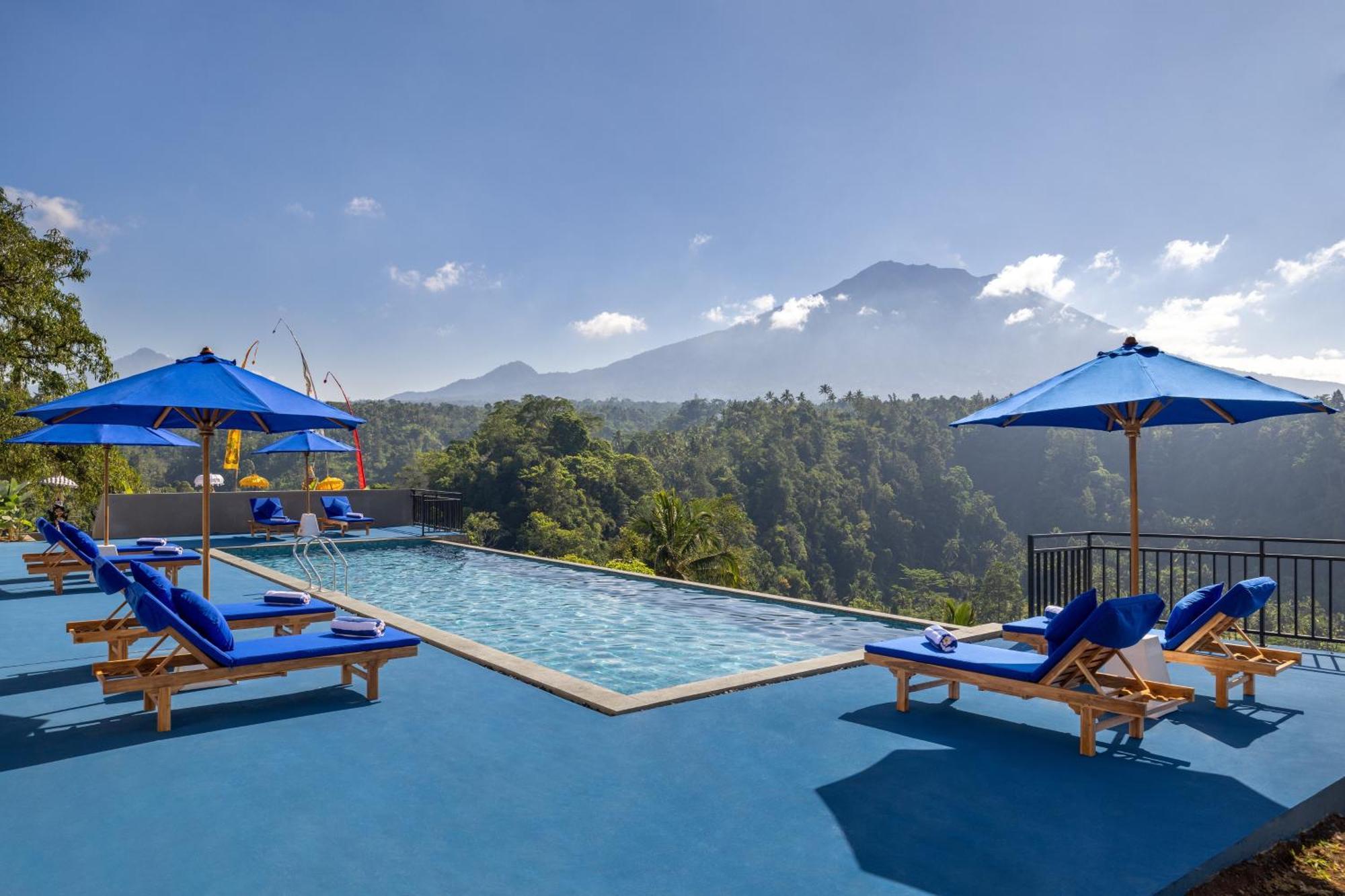Tapa Agung View Hotel Menanga Exterior photo