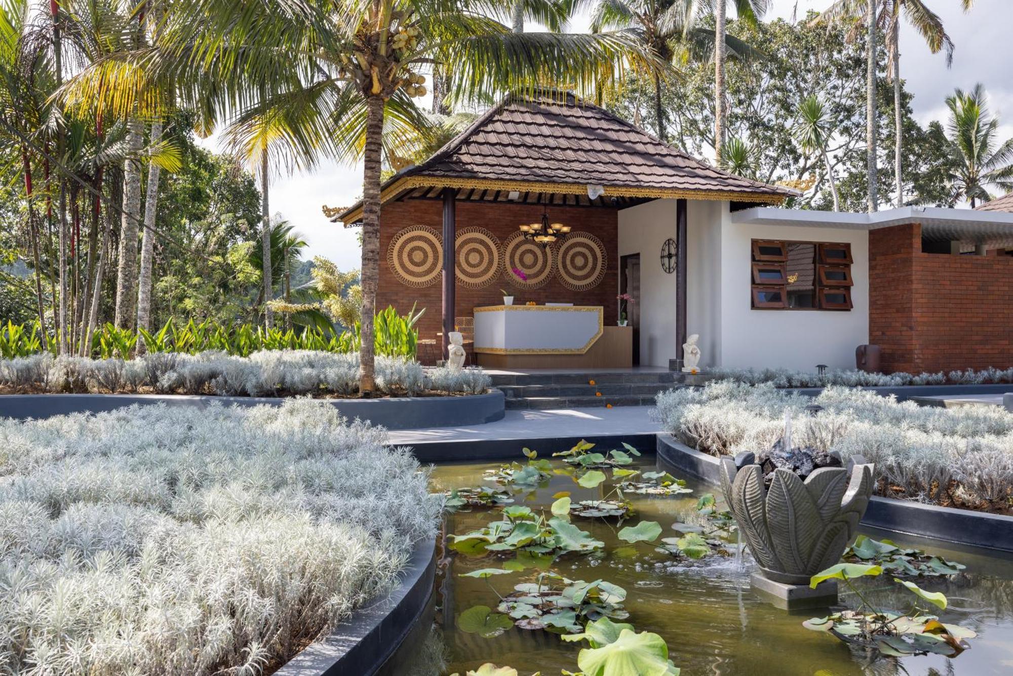 Tapa Agung View Hotel Menanga Exterior photo